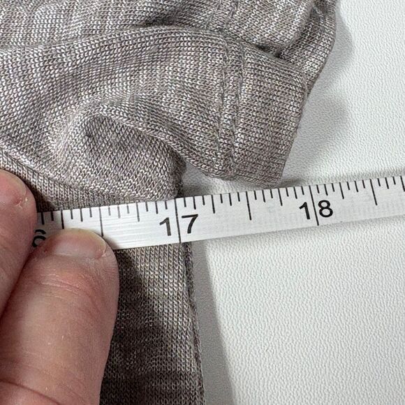 Lolë Heather Gray Lightweight Tee | Size M | Rayon-Blend Soft Scoop Neck - Picture 4 of 6